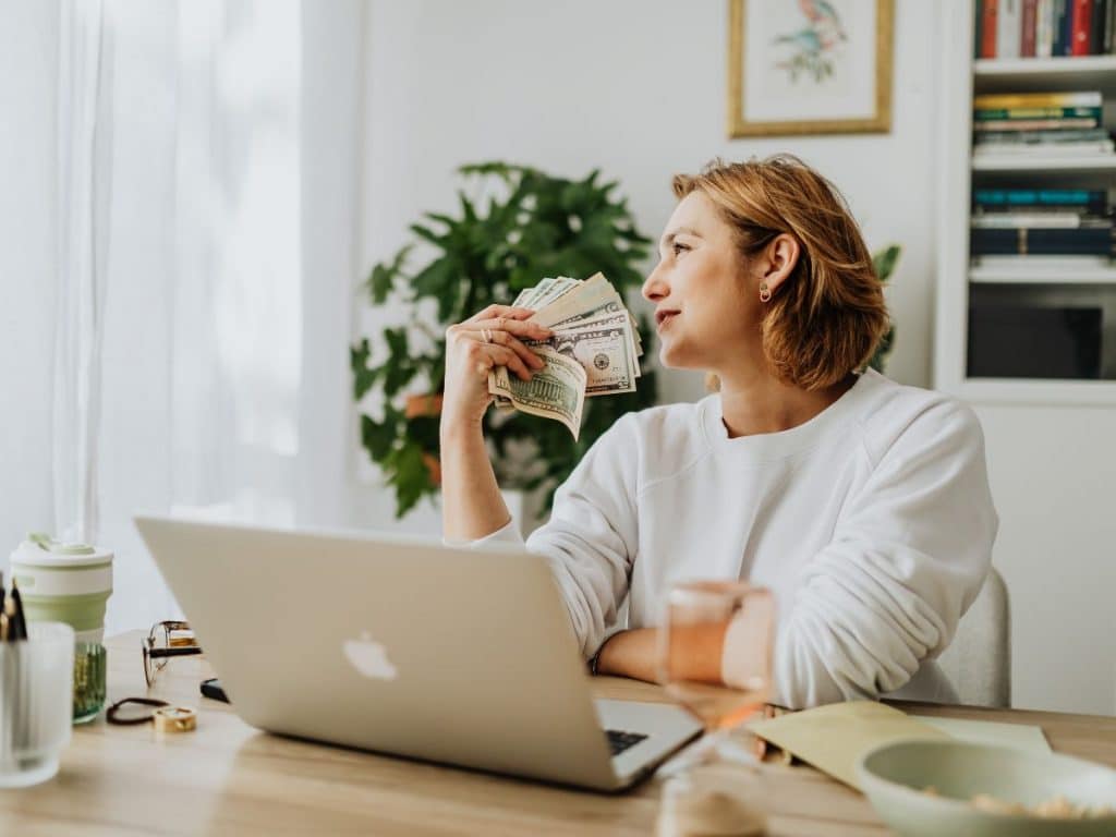 Onlinekurs erstellen und verkaufen direkt vom Laptop aus