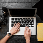 Onlinekurs erstellen mit Laptop und Kamera Setup